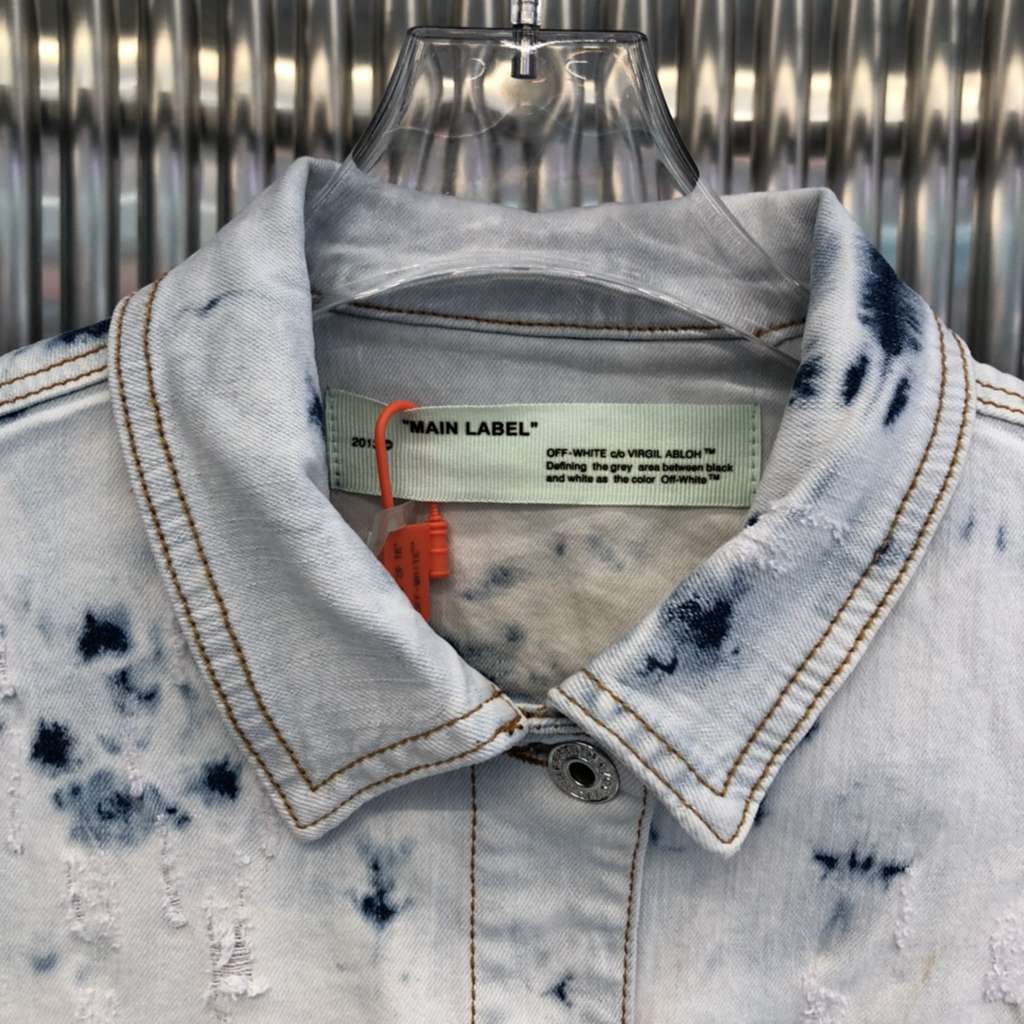 OFF WHITE